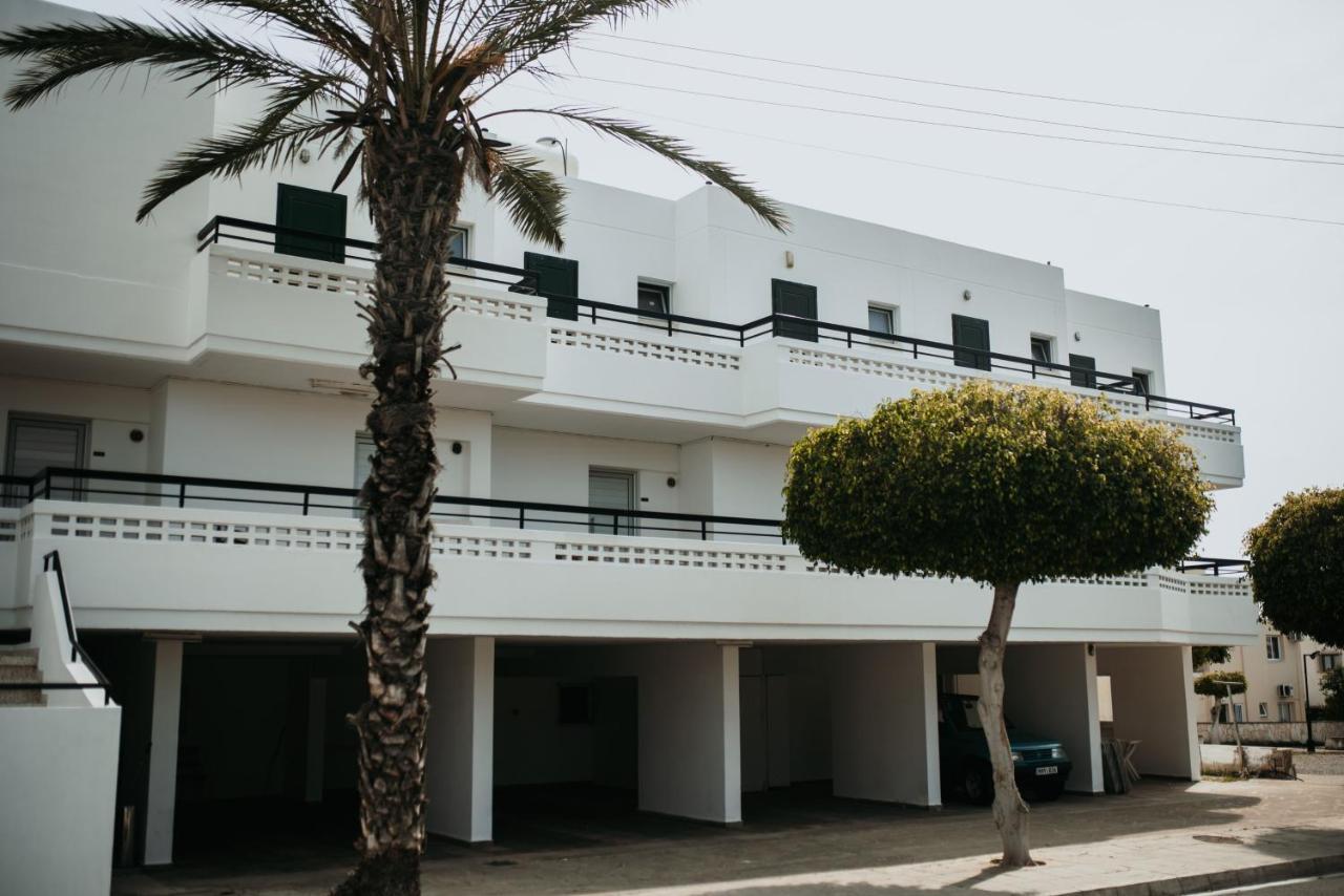 Ovis Hotel Apartments Ayia Napa Exterior photo